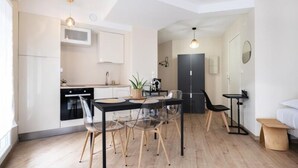 Dining - Apartments for 4 People (Metz)