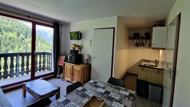 Interior - 2 Rooms for 6 People (Modane)