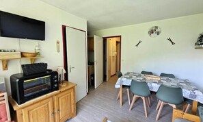 Dining - 2 Rooms for 6 People (Modane)