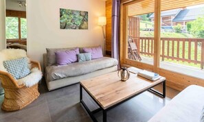 Living area - Apartment in Meribel Near Golf Ski Lift (Les Allues)