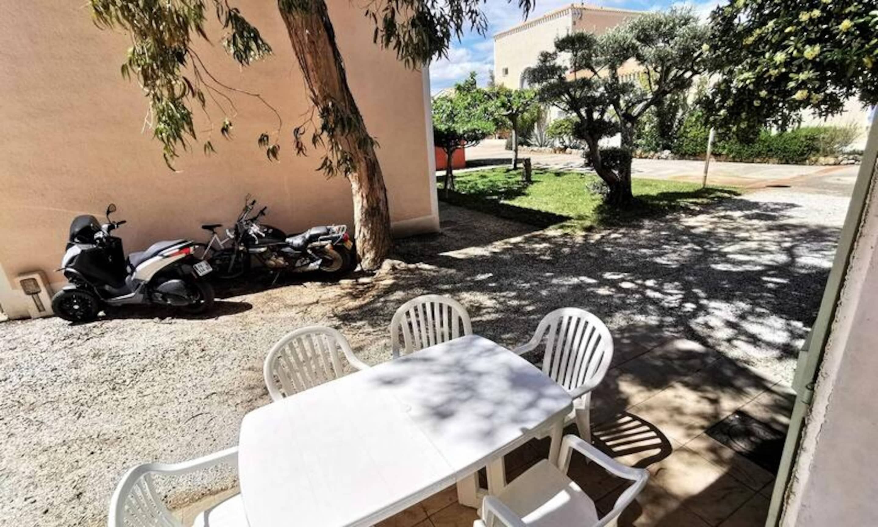 Tempat makan outdoor