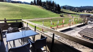 Outdoor dining - Apartment in Les Gets by Chavannes Lifts (Les Gets)