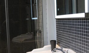 Departamento | Baño | Secadora de cabello y toallas 