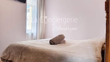 1 bedroom, iron/ironing board, bed sheets