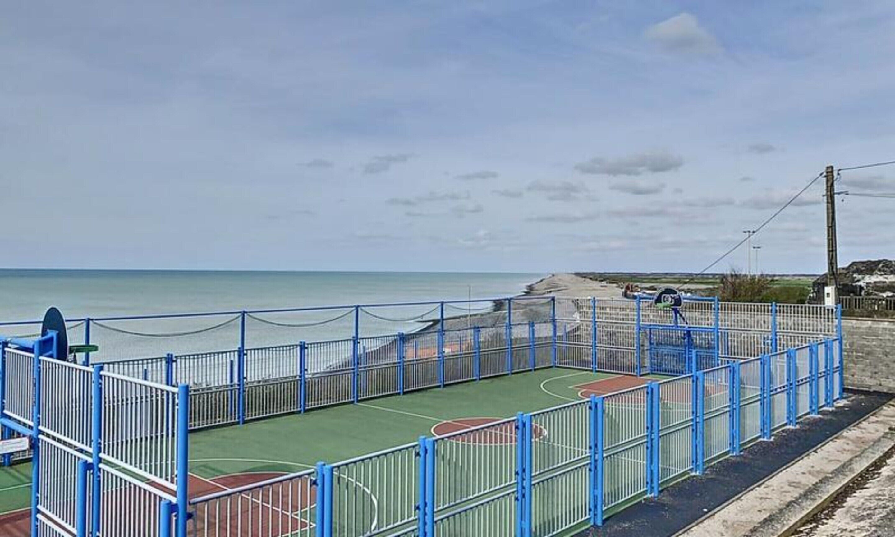 Apartment | Sports court