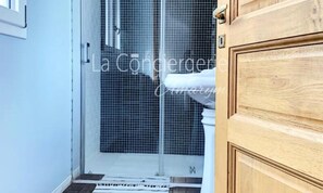Apartment | Bathroom - Apartments for 4 People (Ault)