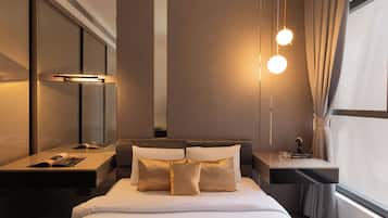 Royal Suite, 1 Bedroom, Club Lounge Access, River View | Egyptian cotton sheets, premium bedding, down comforters