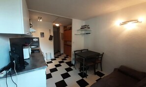 Interior - Studio for 3 People (Modane)