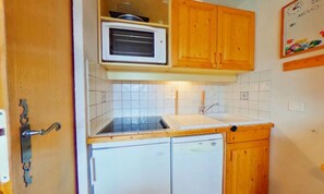 Lò vi sóng, lò nướng, máy rửa bát, dụng cụ pha cà phê/trà 