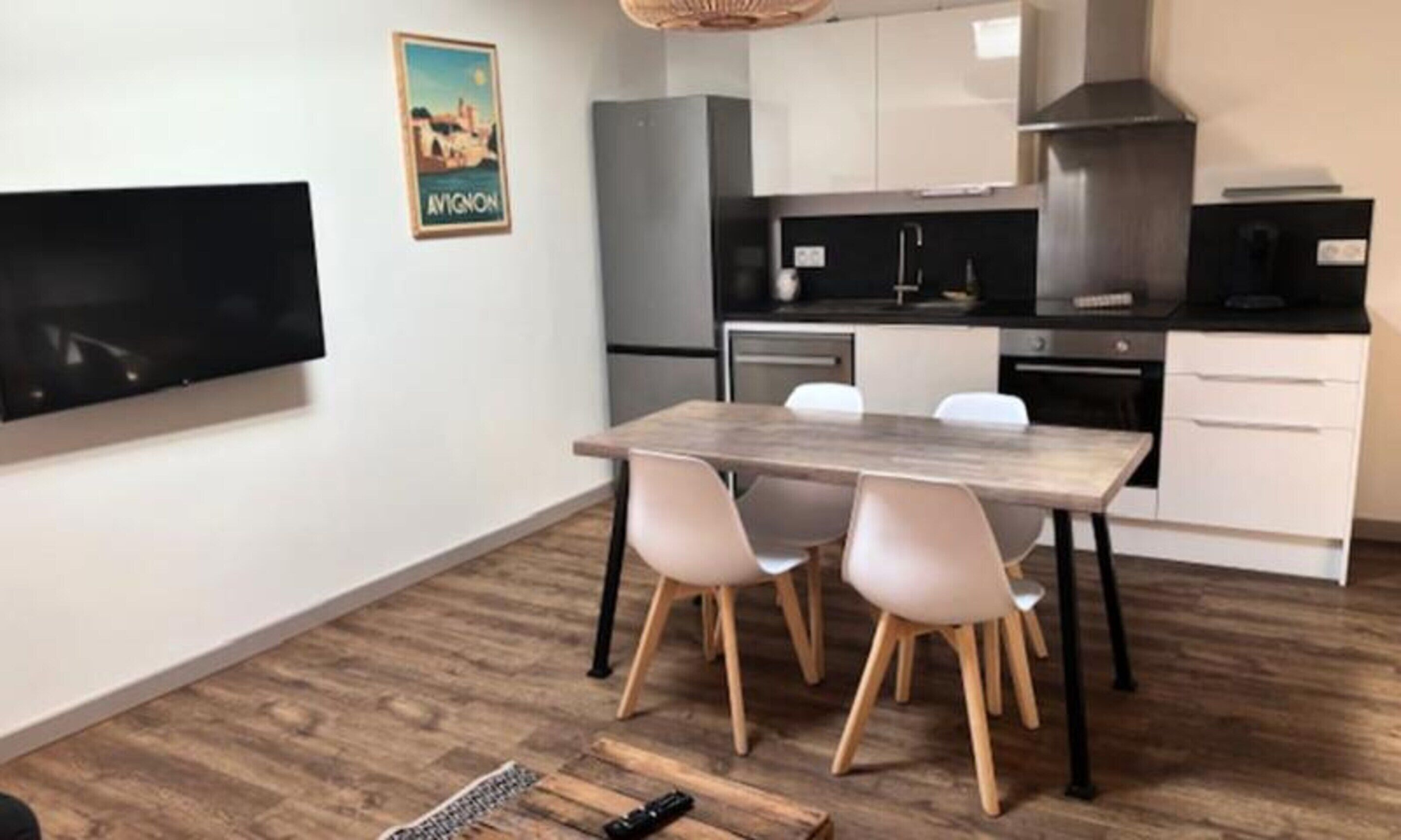 Peti sejuk, ketuhar gelombang mikro, ketuhar 