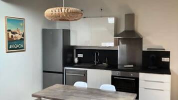 Tủ lạnh, lò vi sóng, lò nướng, máy rửa bát