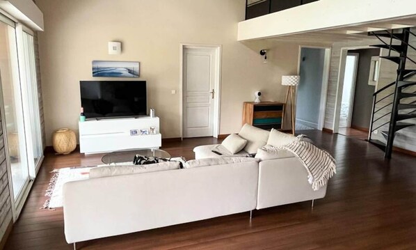 Living area - 214 - Magnificent Villa With Swimming Pool in the Heart of the Forest (Hourtin)