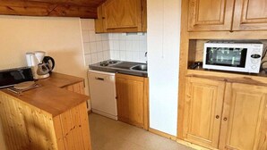Private kitchen - Studio Apartment in Les Saisies for 6 People (Hauteluce)