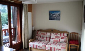 Living area - Studio for 4 People, West-facing (Valloire)