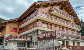 Exterior - Renovated Apartment Located 100m From the Slopes (Les Allues)