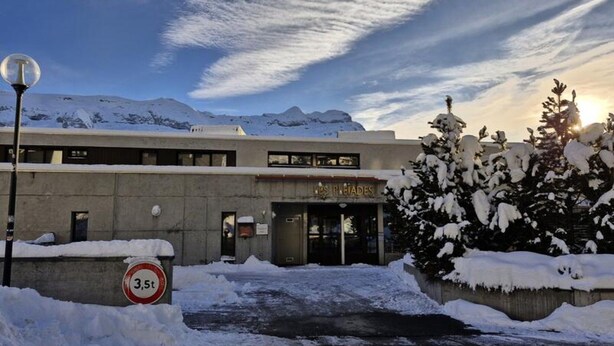 Exterior - Bright and Comfortable Apartment Resort Center Balcony Covered Parking (Araches-la-Frasse)