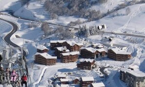 Snow and ski sports - Spacious and Comfortable Apartment Close to the Slopes Balcony (Les Belleville)