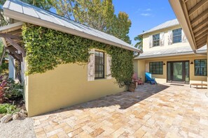 House, 4 Bedrooms | Exterior