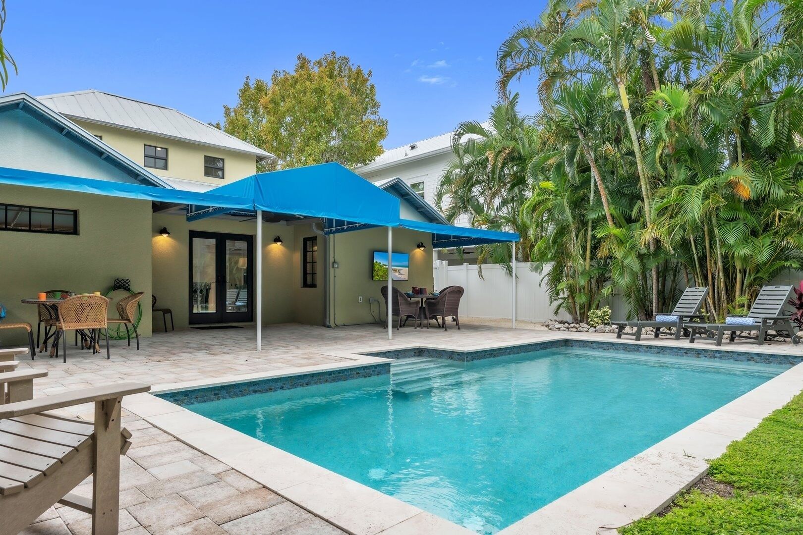 House, 4 Bedrooms | Pool