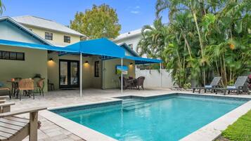 House, 4 Bedrooms | Pool