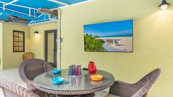 House, 4 Bedrooms | Outdoor dining