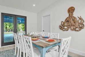 Dining - Chilli Fish 4 Bedroom Home (Anna Maria)
