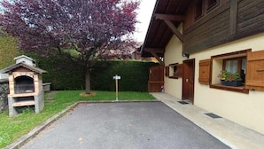 Property grounds - The Alpine - 4 Rooms in a Detached Chalet (Saint-Gervais-les-Bains)