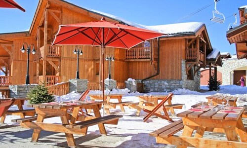 Apartment in Val Thorens With Spa & Pool