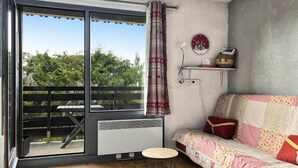 Living area - Apartment in Servages With Ski-in Access (Araches-la-Frasse)