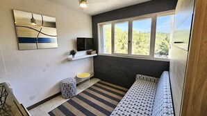 Unclassified image, 2 of 3, button - Apartment in Saint-mandrier With Pool Access (Saint-Mandrier-sur-Mer)