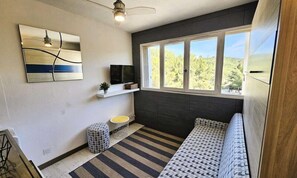 Living area - Apartment in Saint-mandrier With Pool Access (Saint-Mandrier-sur-Mer)
