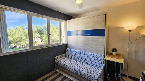 Unclassified image, 1 of 3, button - Apartment in Saint-mandrier With Pool Access (Saint-Mandrier-sur-Mer)