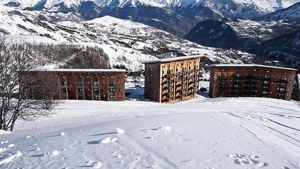Exterior - Apartment in Maurienne With Ski-in Access (Villarembert)