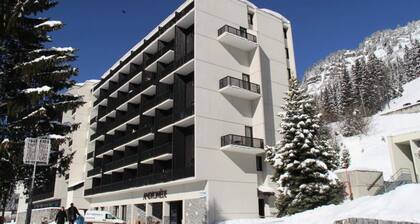 Renovated Studio Close to the Slopes Balcony Ski Locker
