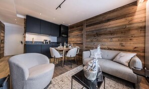 Living area - Apartment in Courchevel With Ski-in Access (Courchevel)