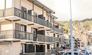 Exterior - Mezzanine Apartment Under the Roof With a Beautiful View of the Mountains (Aussois)