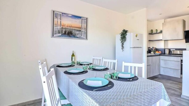 Dining - Apartment in Grau-du-roi Near Espiguette Beach (Le Grau-Du-Roi)