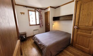 Room - 2 Rooms for 6 People (Bessans)
