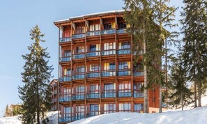 Exterior - Holiday Home in Charmettoger With Valley View (Bourg-Saint-Maurice)
