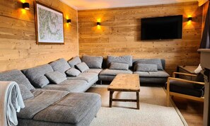Fireplace - Apartment in Val Thorens With Sauna & Pool (Les Belleville)