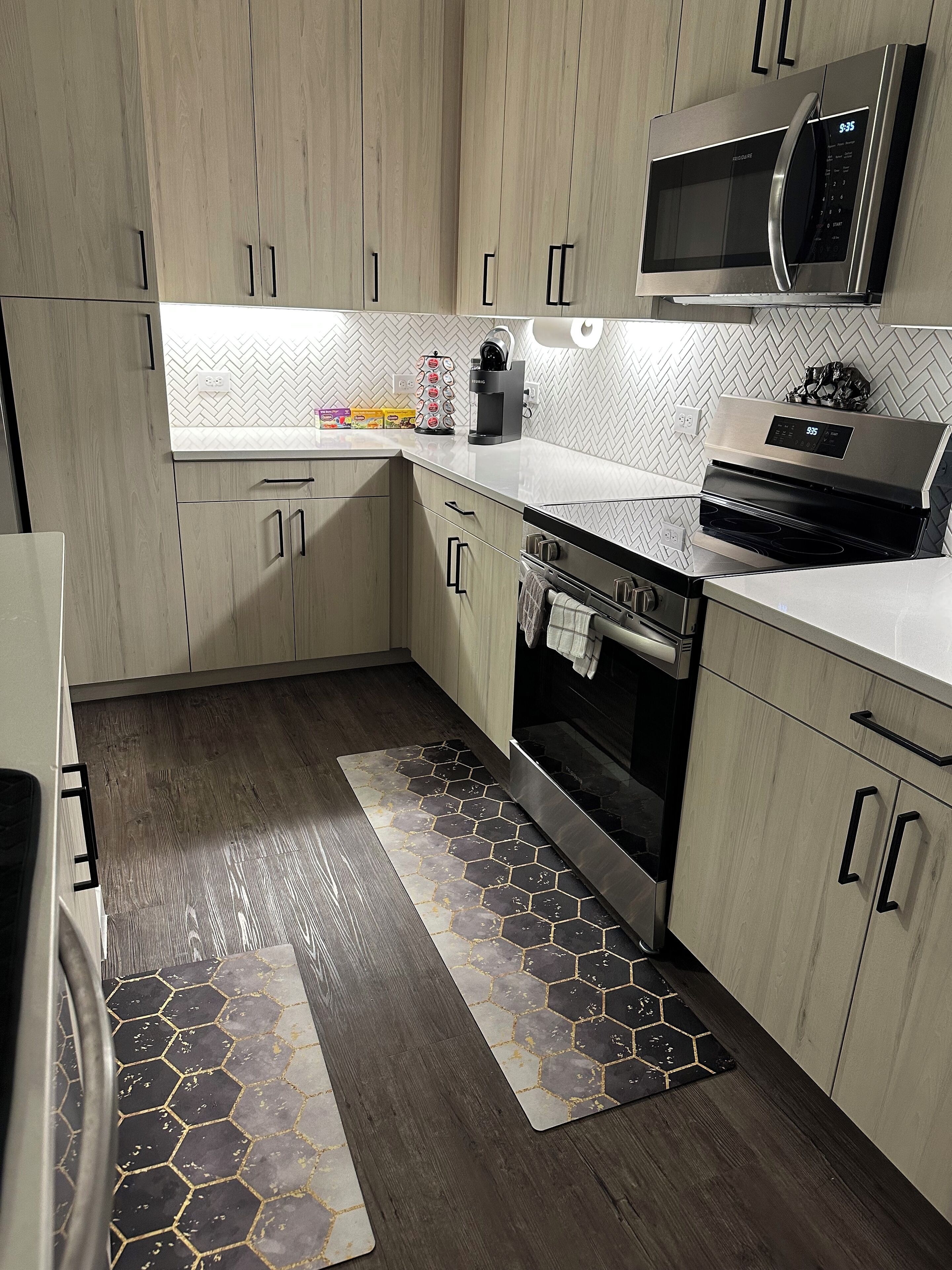 Micro-ondes, four, plaque de cuisson, lave-vaisselle