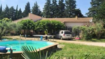 Hồ bơi trong nhà, hồ bơi ngoài trời