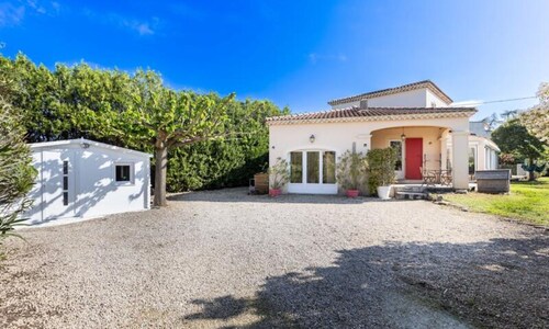 Houses & Villas for 13 People