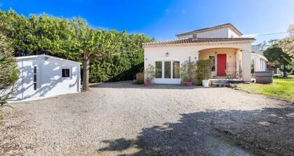 Houses & Villas for 13 People