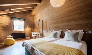 Iron/ironing board - Chalet in Meribel With Spa and Ski Access (Les Allues)