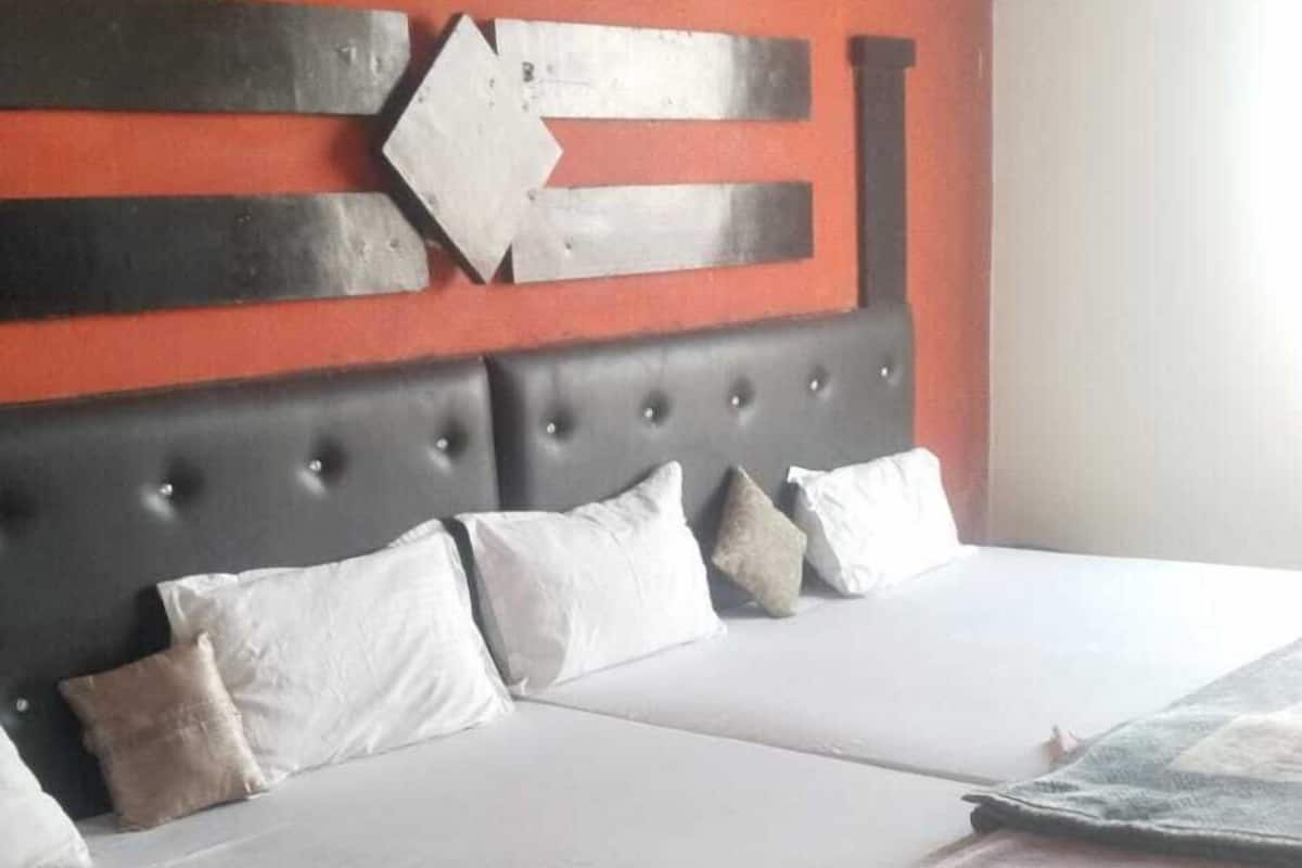 Quadruple Room | Rollaway beds, free WiFi, bed sheets