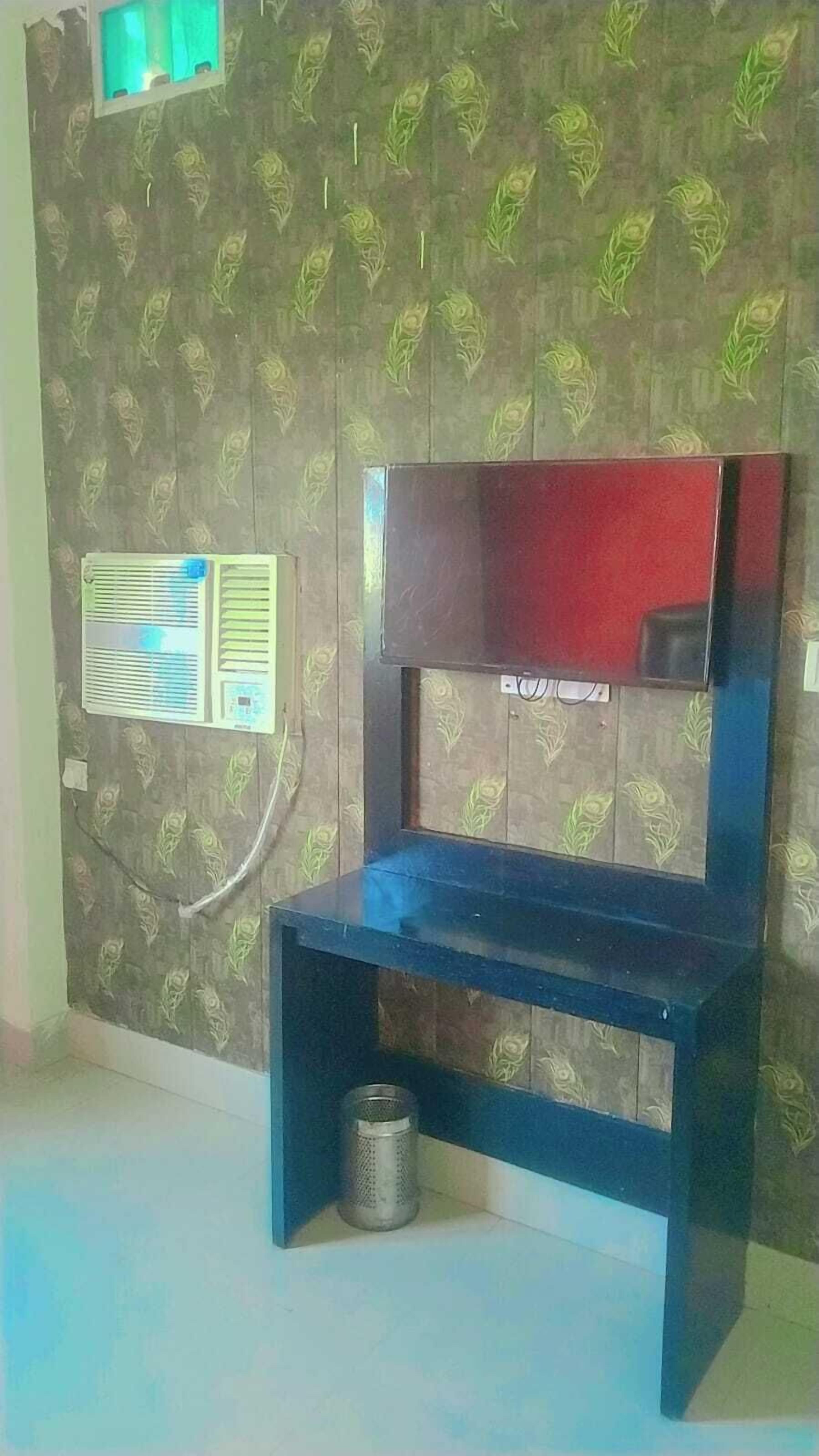 Deluxe Room | Rollaway beds, free WiFi, bed sheets