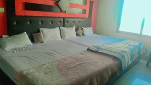 Rollaway beds, free WiFi, bed sheets - Shiv Ganga Home Stay (Haridwar)