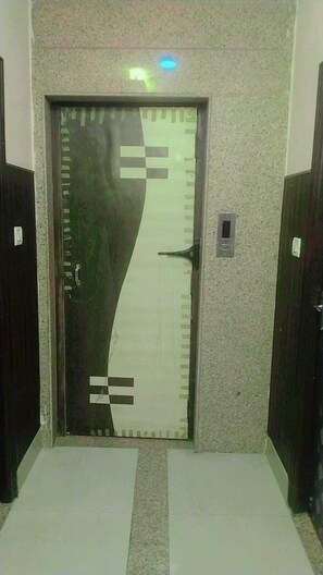 غرفة ديلوكس | أسرّة قابلة للطي وواي فاي مجانًا وملاءات أسرّة