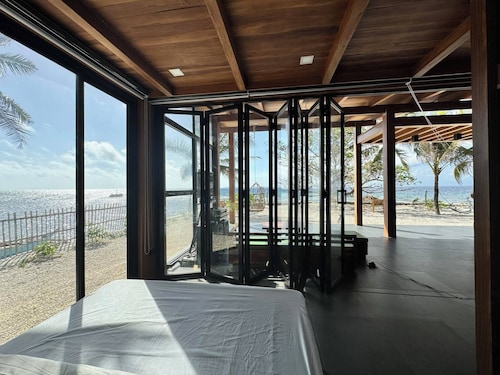 Sinag Beachfront Cabin in Isla Verde, Batangas